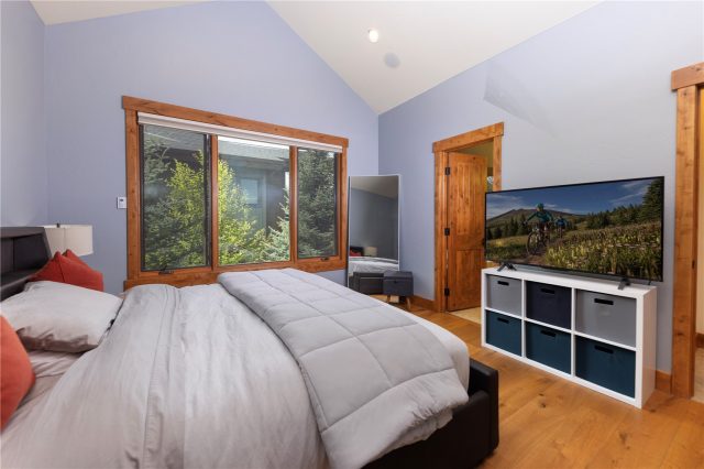 120 Talon Circle photo 16
