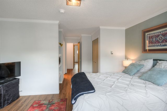 303 Saddle Ridge Drive 303 photo 17