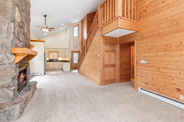 321 S 6th Avenue photo 10