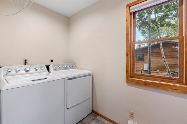 321 S 6th Avenue photo 26