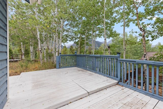321 S 6th Avenue photo 27