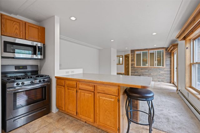 321 S 6th Avenue photo 35