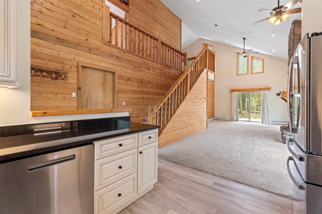 321 S 6th Avenue photo 8