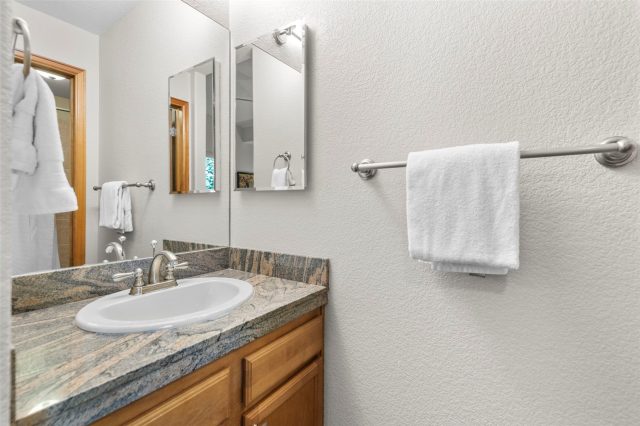 233 Creekside Drive 105 photo 26