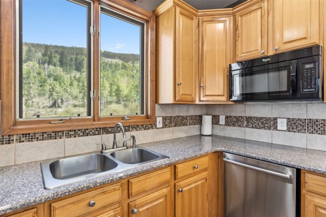 640 Meisel Drive photo 12