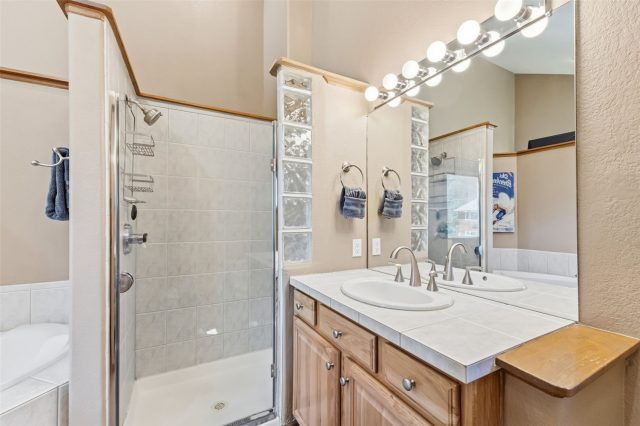 640 Meisel Drive photo 21