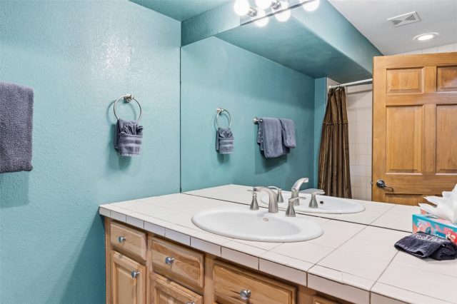 640 Meisel Drive photo 29
