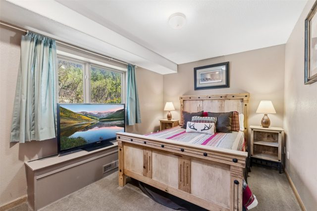640 Meisel Drive photo 32