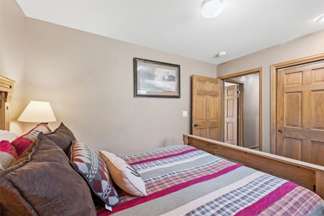 640 Meisel Drive photo 33