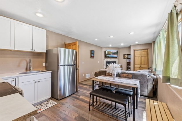 640 Meisel Drive photo 35
