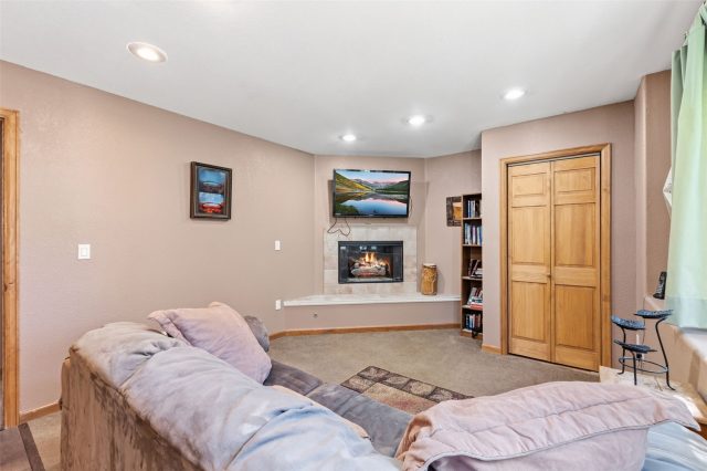 640 Meisel Drive photo 37
