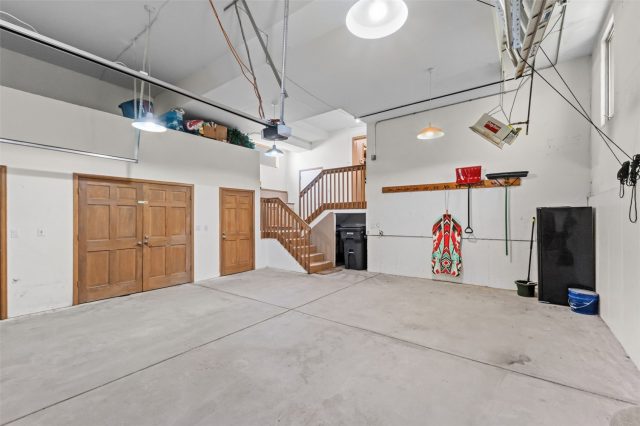 640 Meisel Drive photo 39