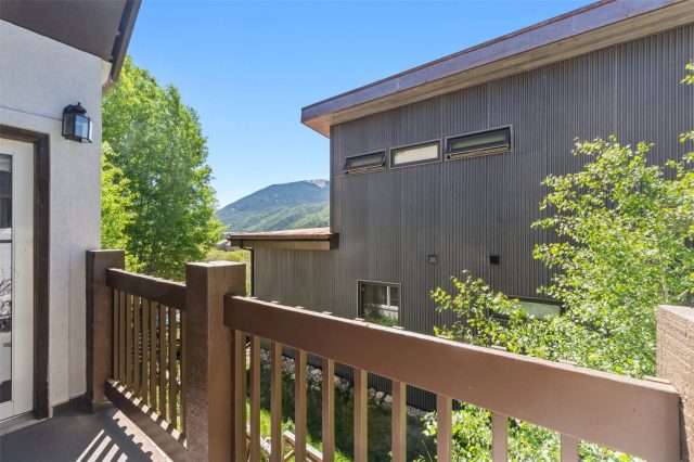 640 Meisel Drive photo 49