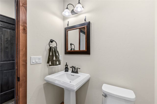 705 Independence Road 705 photo 15