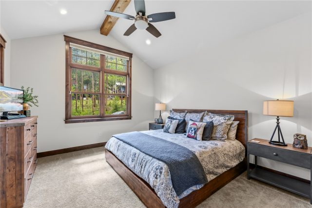 705 Independence Road 705 photo 18