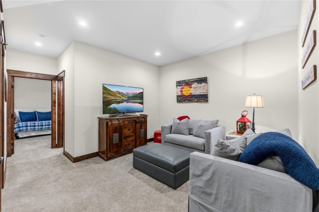 705 Independence Road 705 photo 24