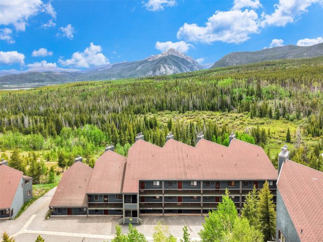 Condo in Snowscape Condo, Silverthorne — photo 1 Condo in Snowscape Condo, Silverthorne, CO — photo 1 (MLS S1069611)