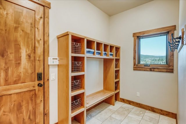 1043 Alpensee Drive photo 24
