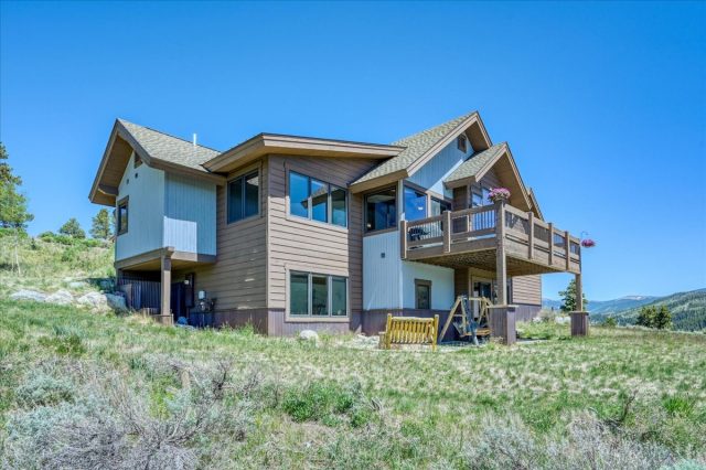 1043 Alpensee Drive photo 2