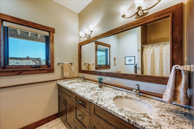 1043 Alpensee Drive photo 35