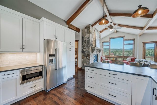 1043 Alpensee Drive photo 6