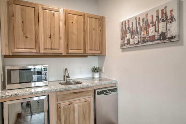157 Barton Way photo 32