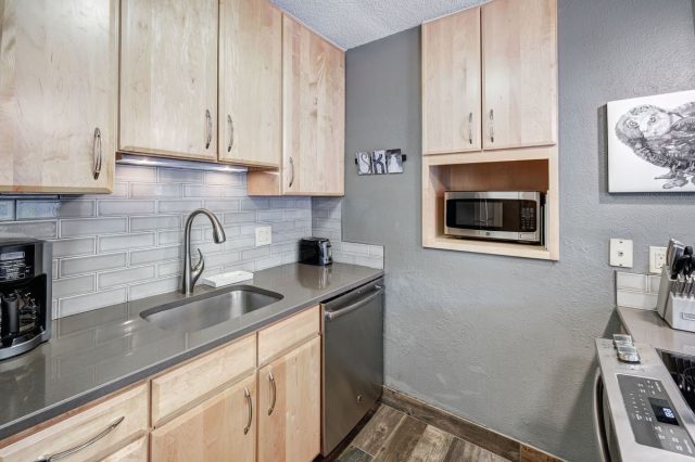 145 Wheeler Place 210 photo 9