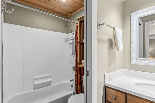 246 Broken Lance Drive 402 photo 24