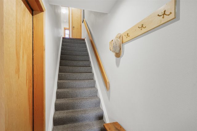 731 Lagoon Drive B photo 8
