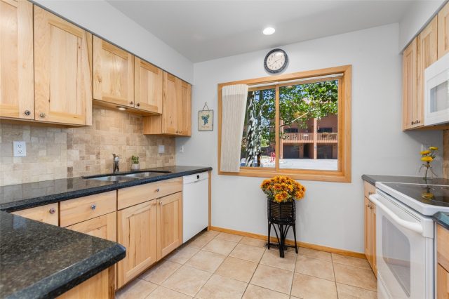 731 Lagoon Drive B photo 9