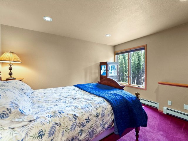 463 Blue Flag Circle photo 35