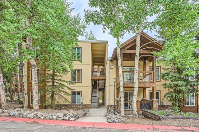 Condo in Columbine Condo, Breckenridge — photo 1 Condo in Columbine Condo, Breckenridge, CO — photo 1 (MLS S1069722)