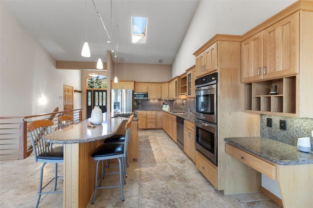 453 Ensign Drive photo 14