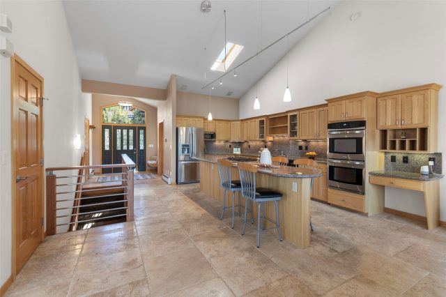 453 Ensign Drive photo 15