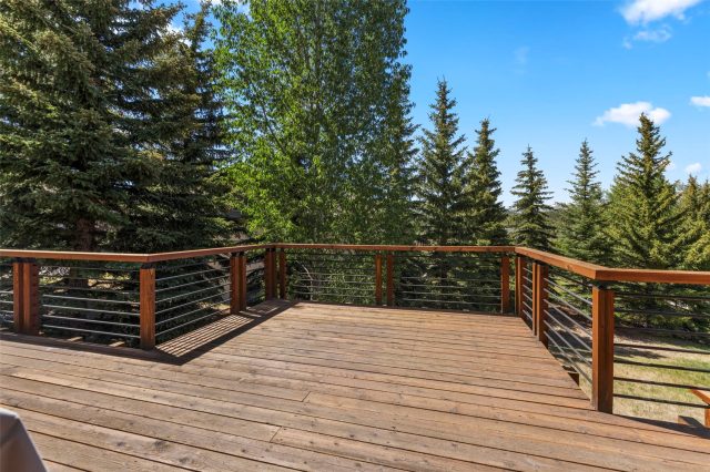 453 Ensign Drive photo 17