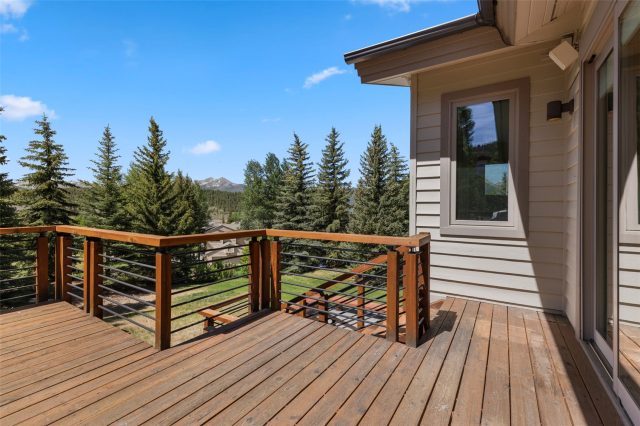 453 Ensign Drive photo 18