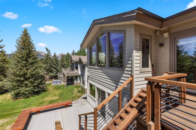 453 Ensign Drive photo 20