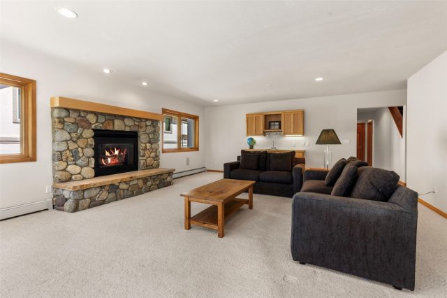 453 Ensign Drive photo 26