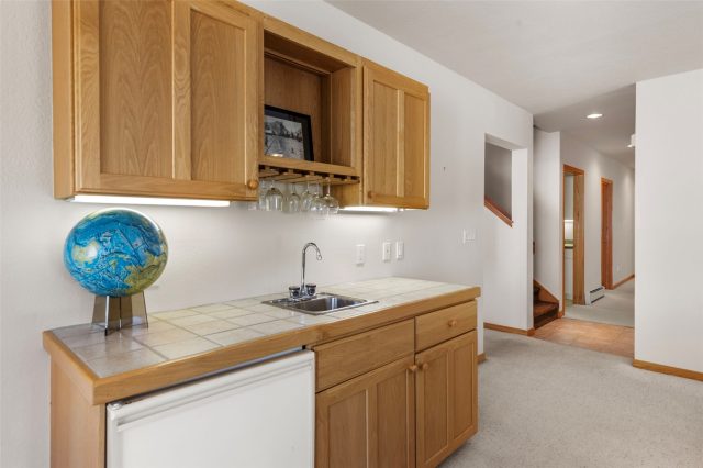 453 Ensign Drive photo 28