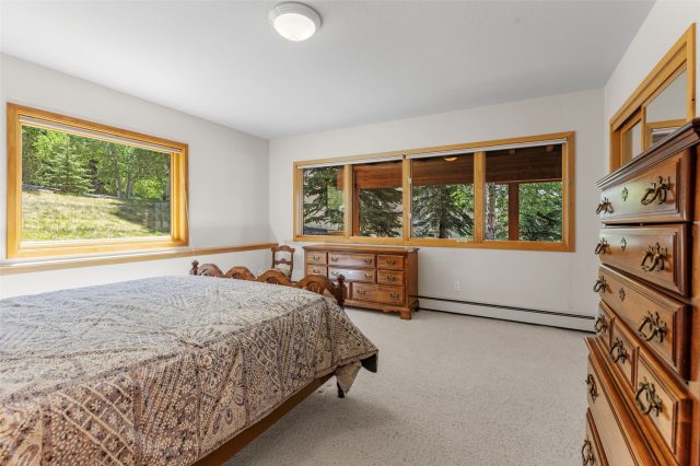 453 Ensign Drive photo 33