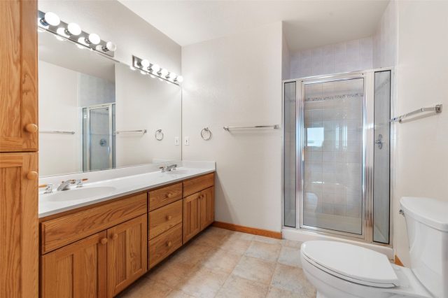 453 Ensign Drive photo 43