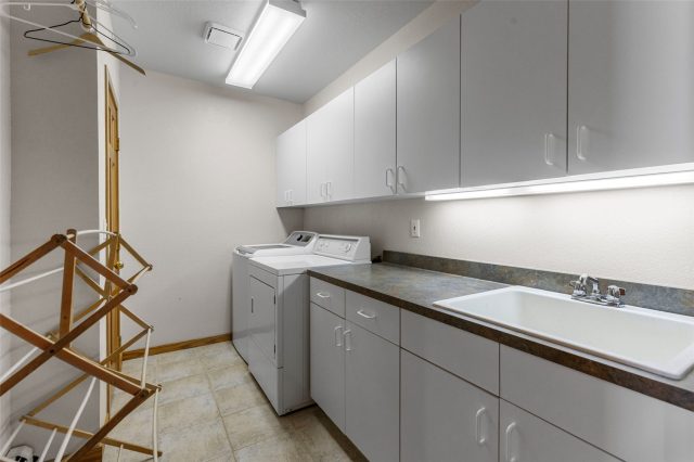453 Ensign Drive photo 44