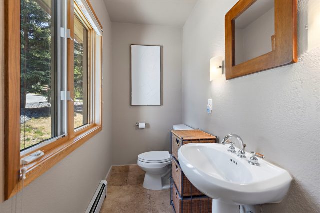 453 Ensign Drive photo 47