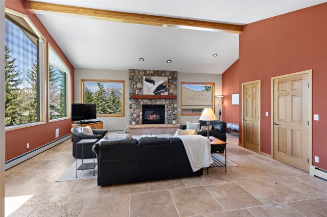 453 Ensign Drive photo 8