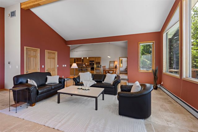 453 Ensign Drive photo 9