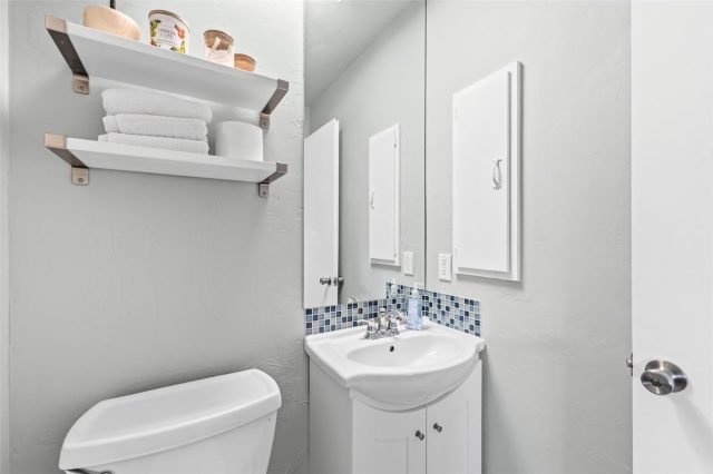 240 E La Bonte Street 24 photo 13
