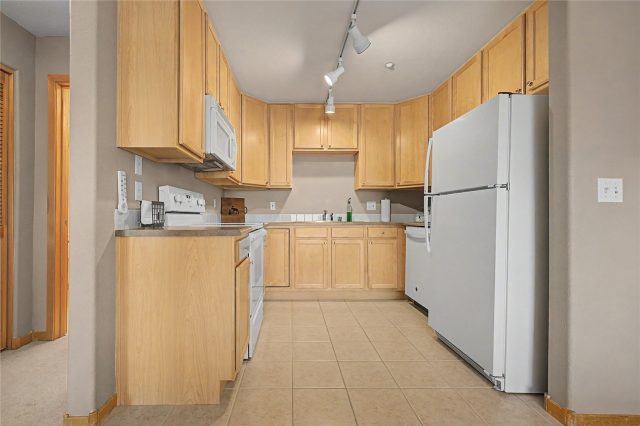 100 Wildernest Court 203c photo 14