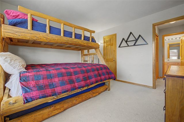100 Wildernest Court 203c photo 17