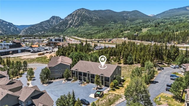 Townhome in Pointe At Lake Dillon, Frisco — photo 3 Townhome in Pointe At Lake Dillon, Frisco, CO — photo 3 (MLS S1069746)