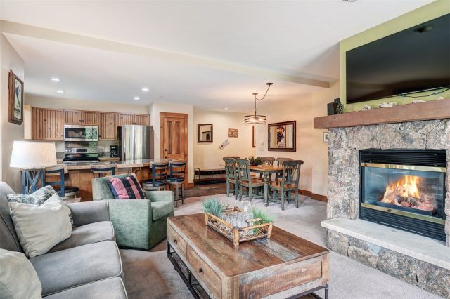 Condo in Mountain Thunder Lodge, Breckenridge, CO — photo 4 (MLS S1069747)